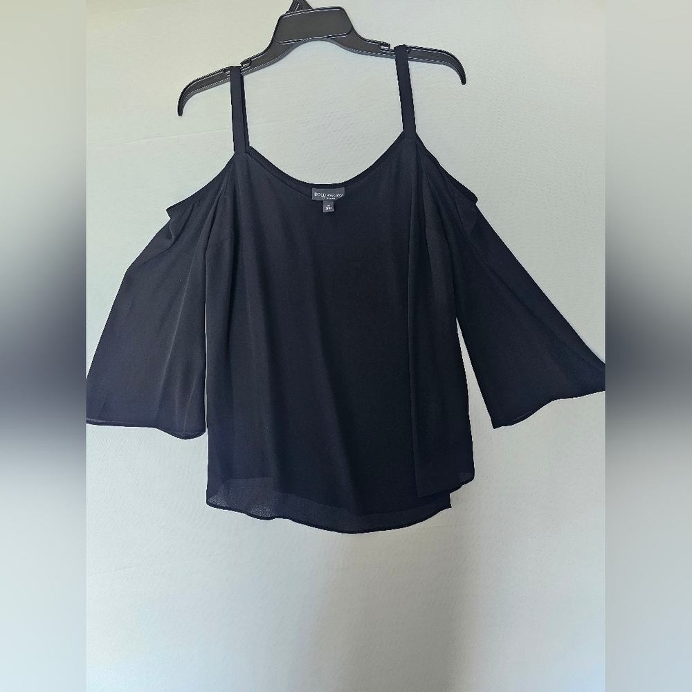 Bold Elements Black Cold-Shoulder Blouse - Picture 5 of 12